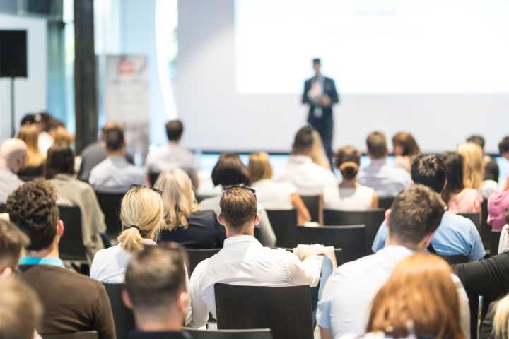 Tag en foredragspause med Institut for Virksomhedsledelse ved Aarhus Universitet